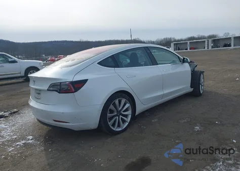 2018 Tesla Model 3 Long Range/Mid Range из США, поврежденный, VIN 5YJ3E1EA5JF033455